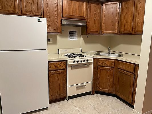 2nd image of 2927 24th Ave