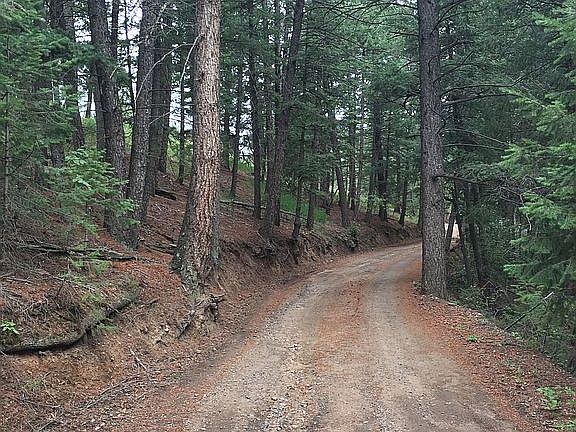 Cloverdale Rd, Site on Left