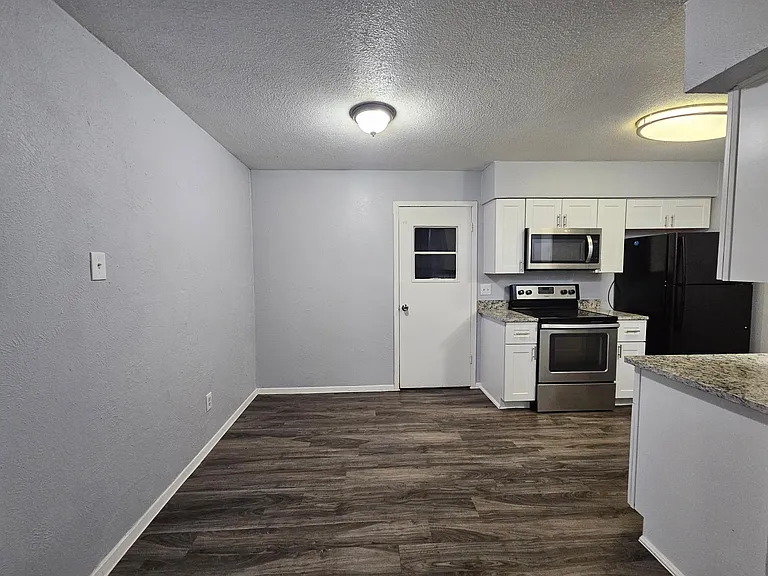 15139 Marsha Dr — Photo 4