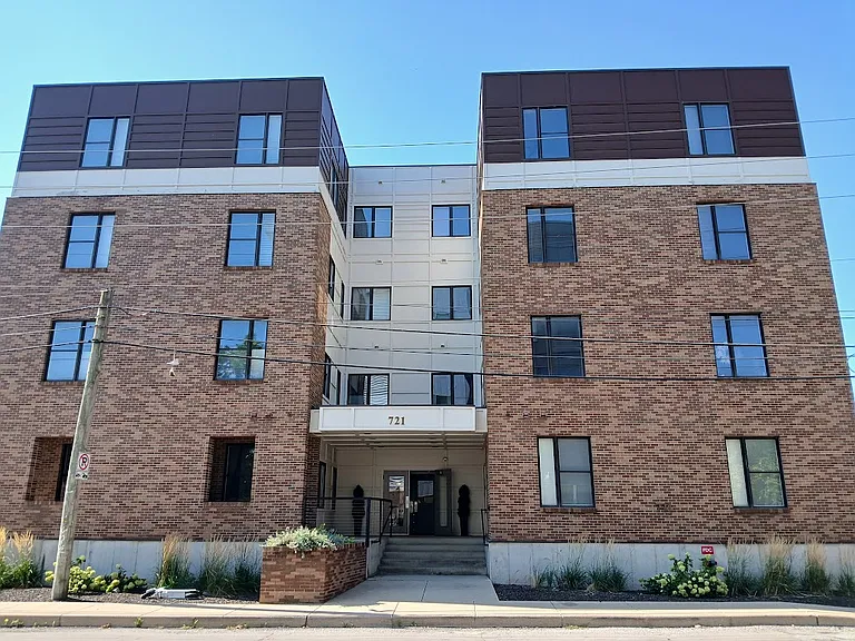 721 E North St #4C — Photo 1