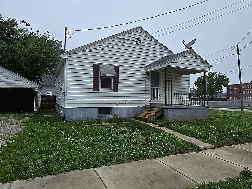 2200 W Walnut St