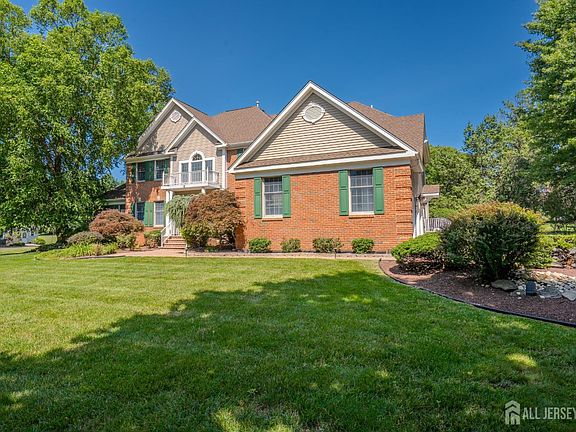 2nd image of 8 Marian Dr