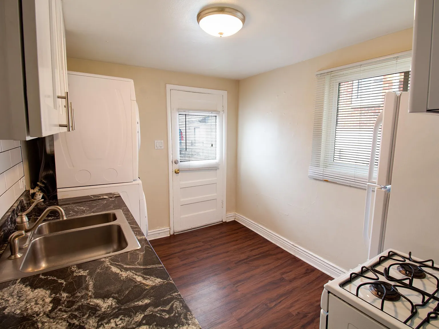 3159 S Lincoln St — Photo 2