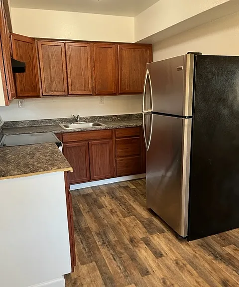 1223 N Dysart Rd #2 — Photo 13