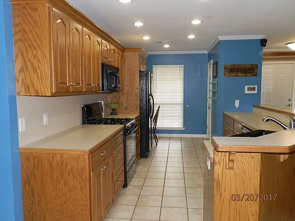 4th image of 33 Horton Hills Dr