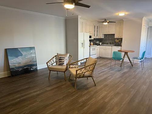 2208 Stafford Ave #101 Photo 1