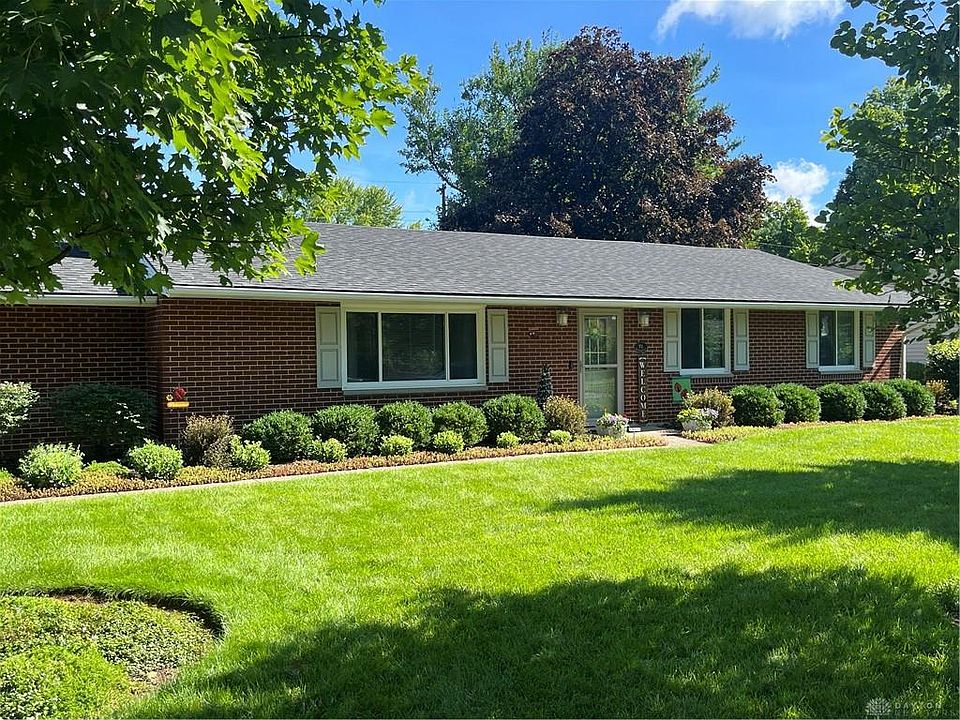 1st image of 71 Lammers Ave