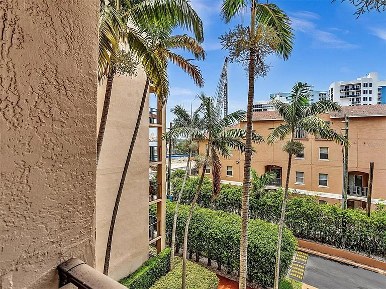 1801 N Flagler Dr #416 — Photo 37