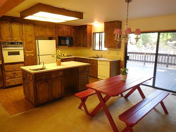5th image of 1100 Lassen View Dr