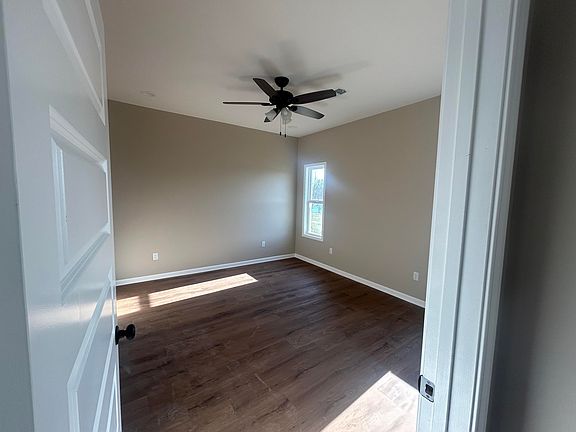 5th image of 72 Oneil St