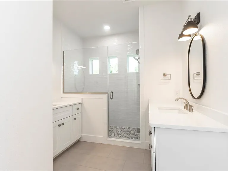 1709 Holly Rd — Photo 32