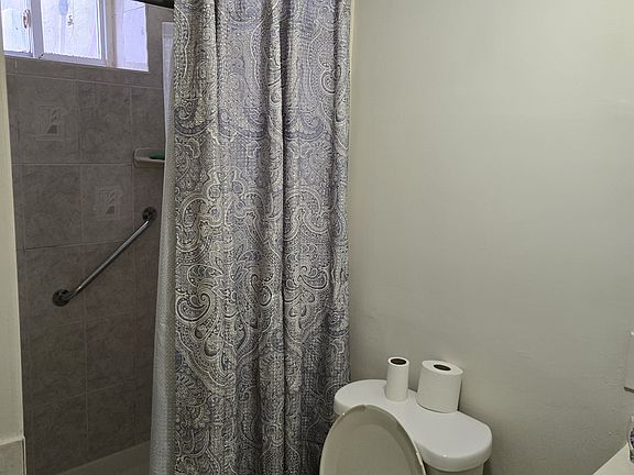 4th image of 15 Holland Ave #1