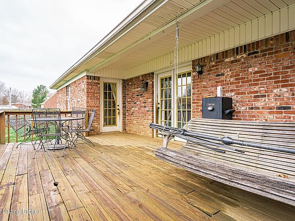 4th image of 147 Stoneledge Dr