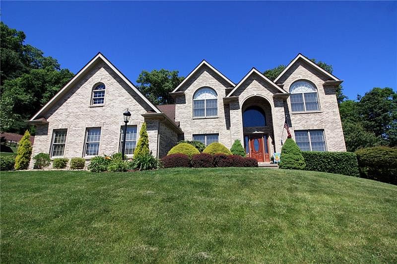 1st image of 2027 Timbercrest Dr