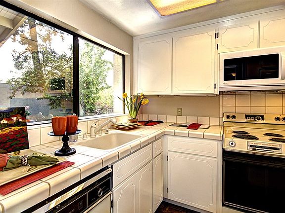 5th image of 8119 Cabernet Ct