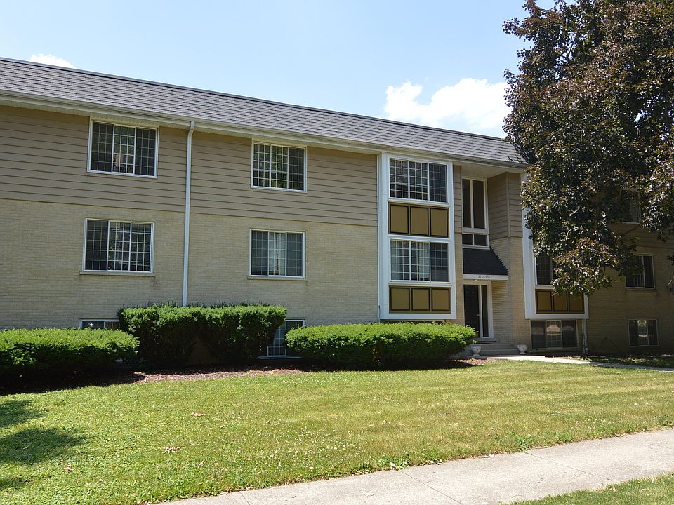 1st image of 370 Eastern Ave #370