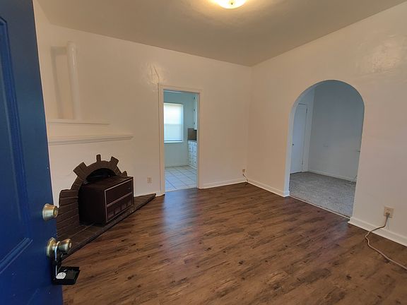 Living Room with Gas Fireplace