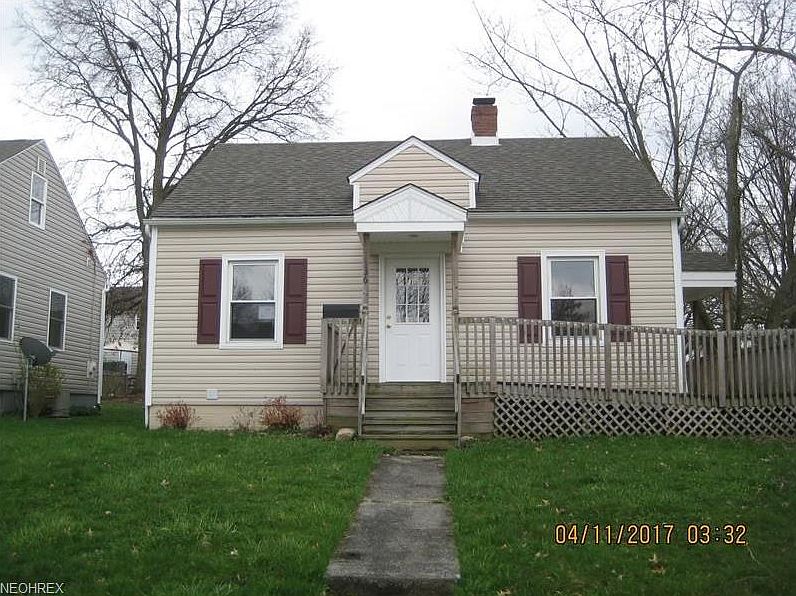 1st image of 136 Adams Ave
