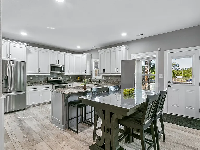367 Poplar Ave — Photo 14