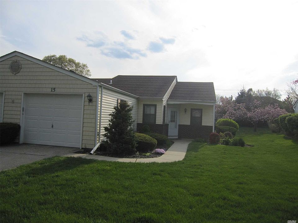 1st image of 15 Knolls Dr