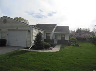 15 Knolls Dr, Stony Brook, NY 11790