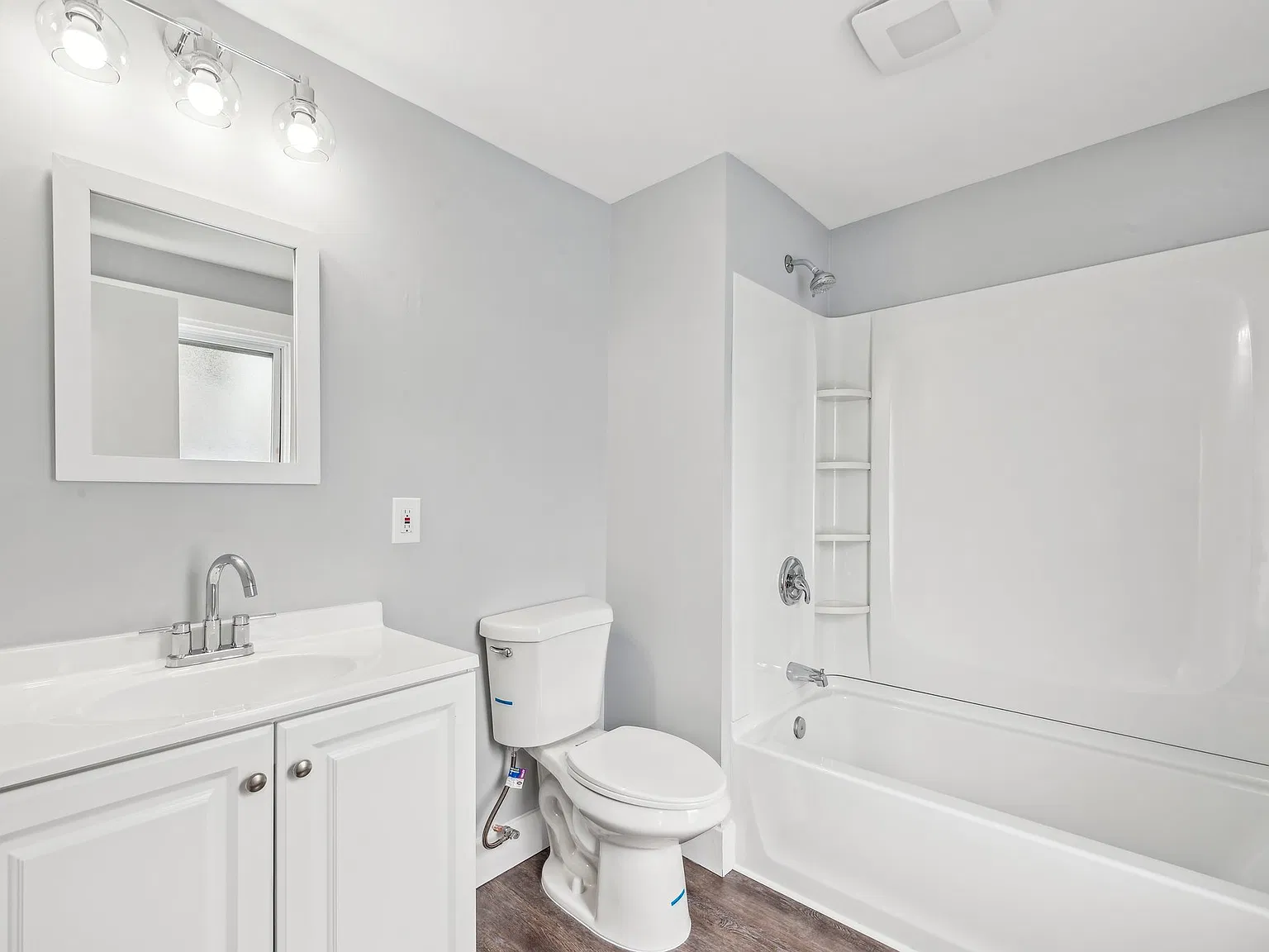 2 bed, 896 sqft, $1,199 — Photo 2