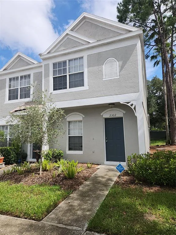 2 bed, 2.5 bath, 1184 sqft, $1,775 — Photo 2