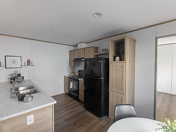 3rd image of 103 Berts Dr