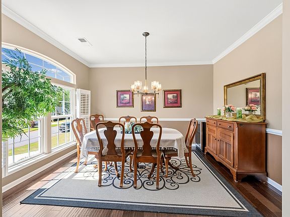 4th image of 105 Brennan Pl