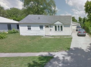 708 Bethume Ct, Champaign, IL