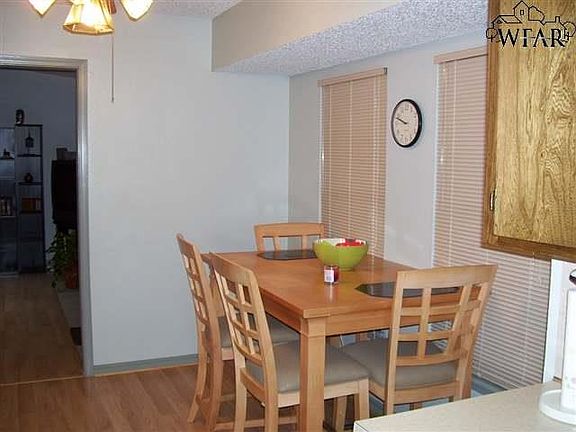 4th image of 14 Anita Ln