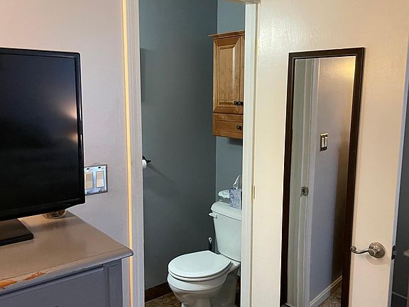 5th image of 6 Marc Dr APT 6B9