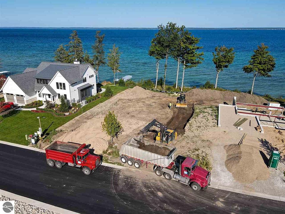 1st image of 15712 Shoreline Ct