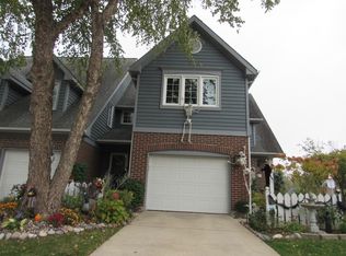 10947 Beacon Ct, Saint John, IN 46373