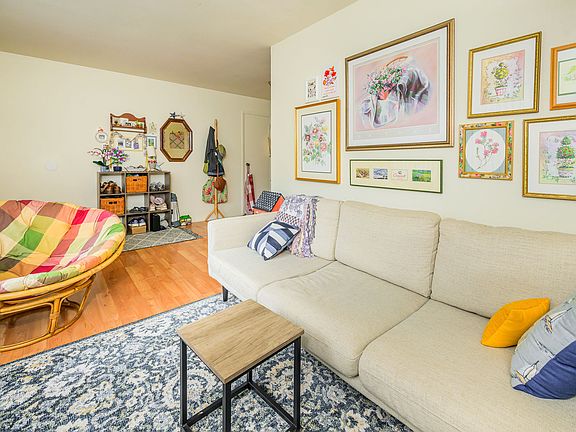 5th image of 411 E 8th St #7