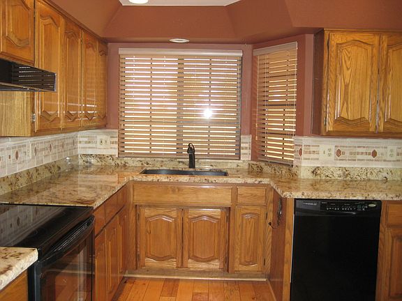 2nd image of 2127 N Lake Shore Dr