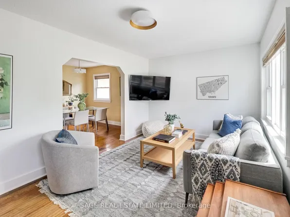 35 Blakley Ave, Toronto, ON M6N 3Y4