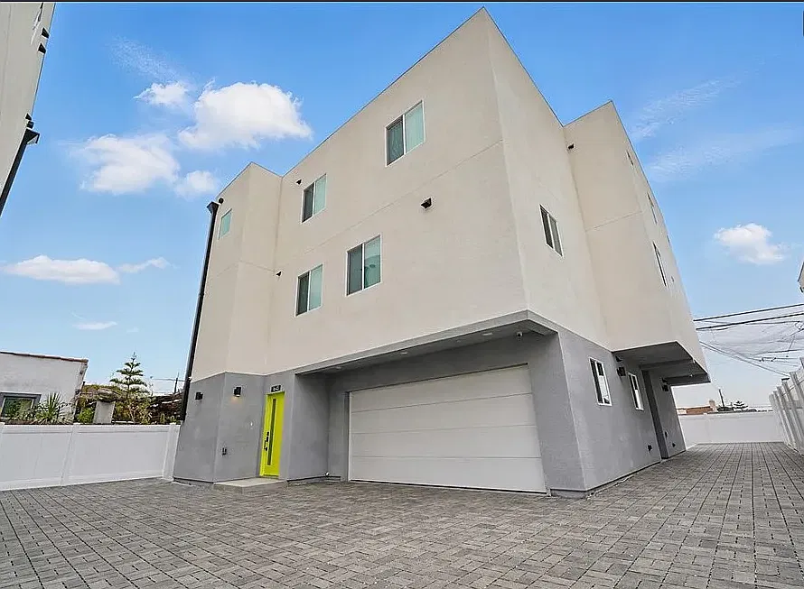 5 bed, 1800 sqft, $4,200 — Photo 2