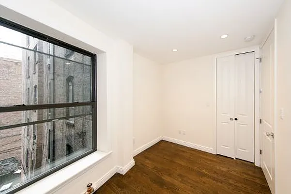 Rented by Ariel Real Estate Inc | media 20