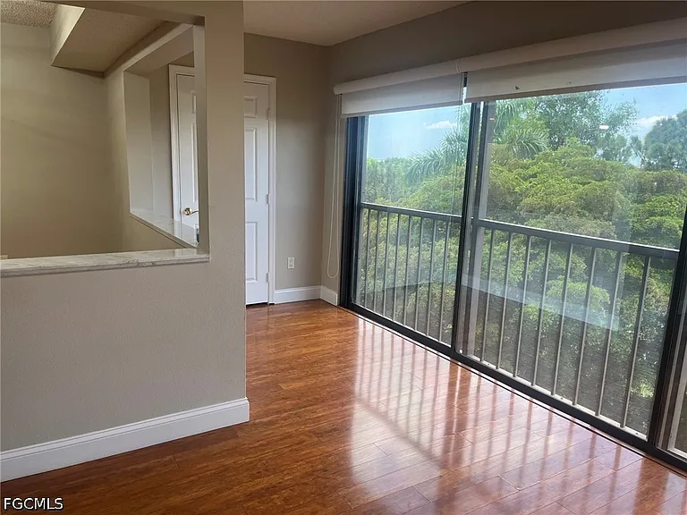 7430 Lake Breeze Dr #505 — Photo 17