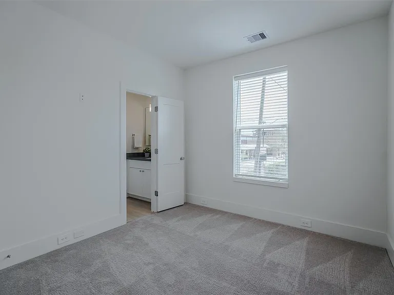 862 Paul Quinn St #B — Photo 26