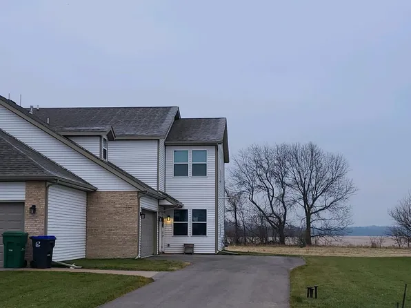 10093 Clearwing Ln #4, Roscoe, IL 61073
