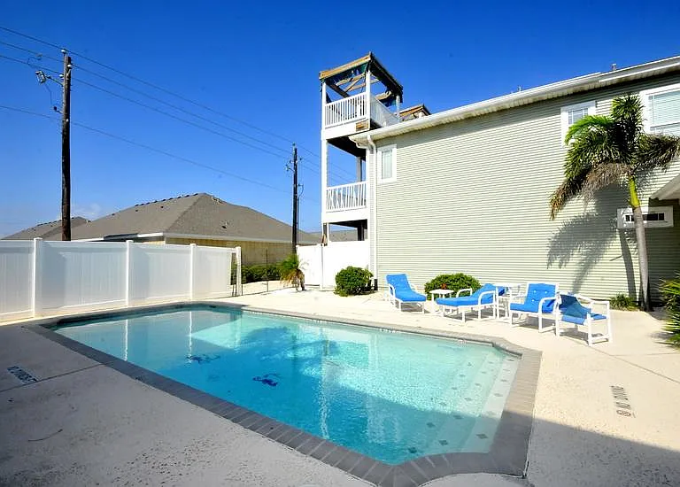 14901 Windward Dr #802 — Photo 35