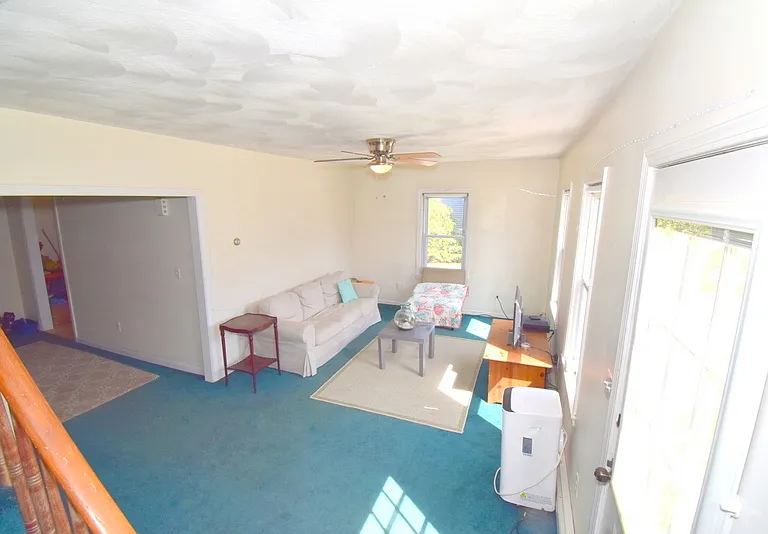 105 Silver Lake Ave — Photo 2