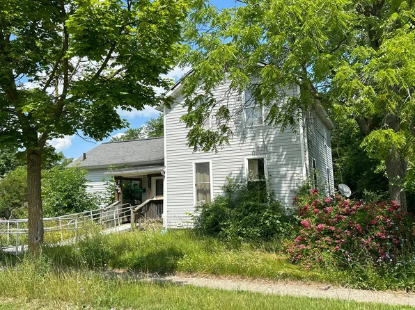 637 Oak St, Adrian, MI 49221