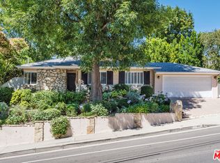 3462 Woodcliff Rd, Sherman Oaks, CA 91403