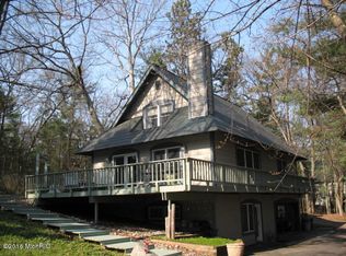 6287 Cheyenne Rd, Pentwater, MI 49449