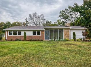8453 Louwen Dr, Saint Louis, MO 63124
