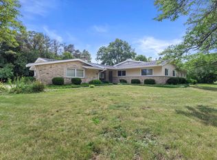 201 W Ellsworth Ln, Bayside, WI 53217