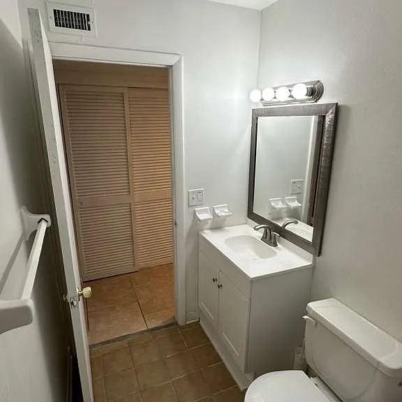 1000 Lake Of The Woods Blvd #H205 — Photo 17